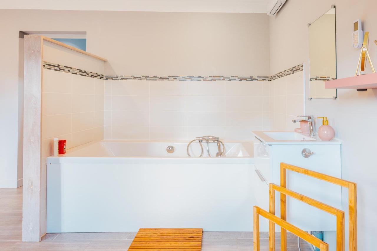 Grande Maison Avec Piscine Et Jacuzzi A La Campagne Desvres Exterior foto